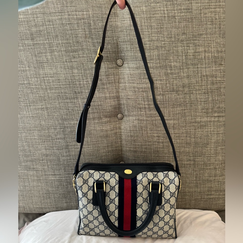 Gucci Blue and Red Crossbody Bag with Signature Style - Picture 16 of 16